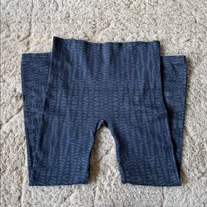 SPANX Patterned Blue Leggings